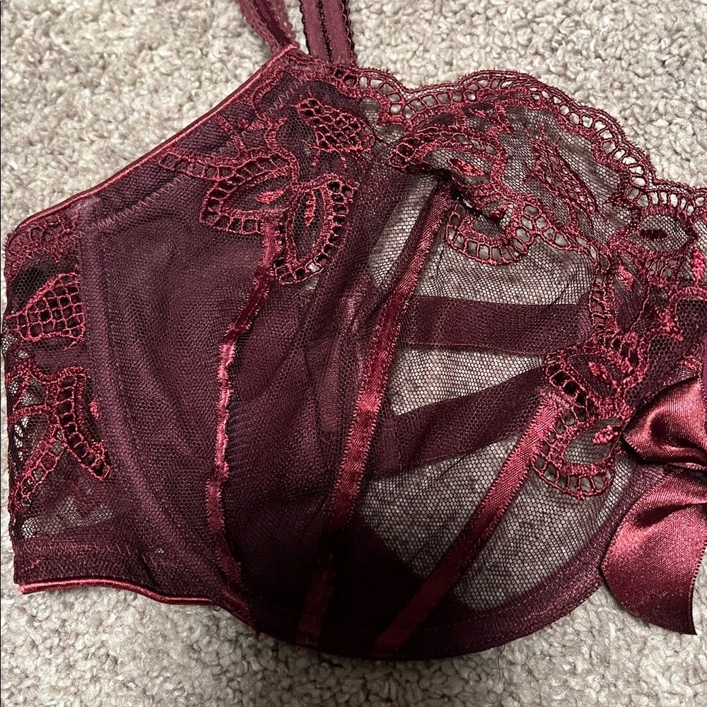 Victoria’s Secret unlined bra with bow, burgundy, size 38D EUC! Vintage 2008 Y2K - Picture 2 of 7